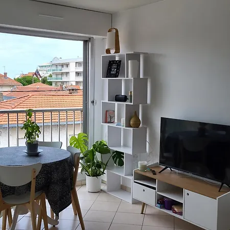 Au Bord De L'eau Rend La Vie A Apartment *