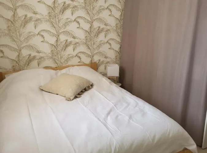 Au Bord De L'eau Rend La Vie A